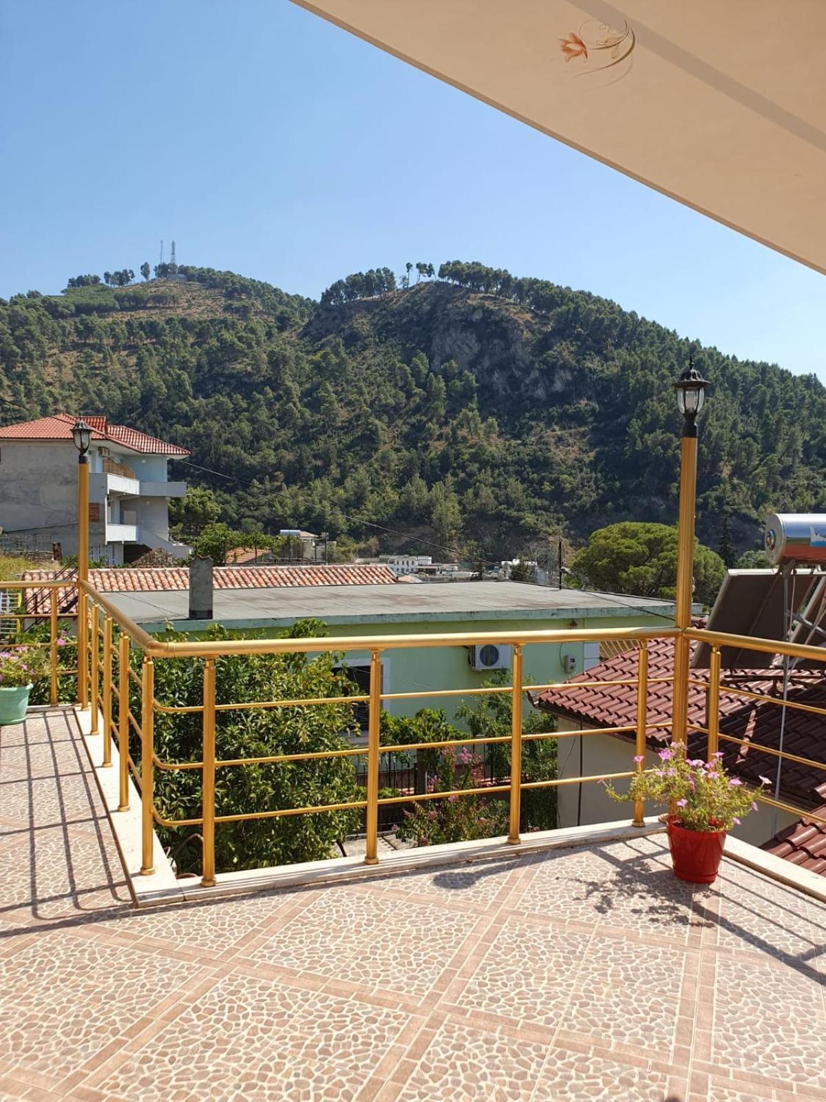 Sara Guesthouse Berat Exterior photo