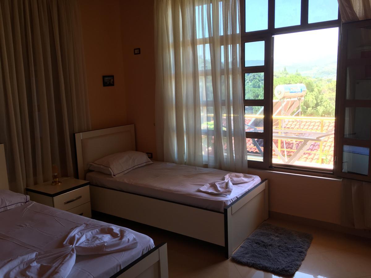 Sara Guesthouse Berat Exterior photo